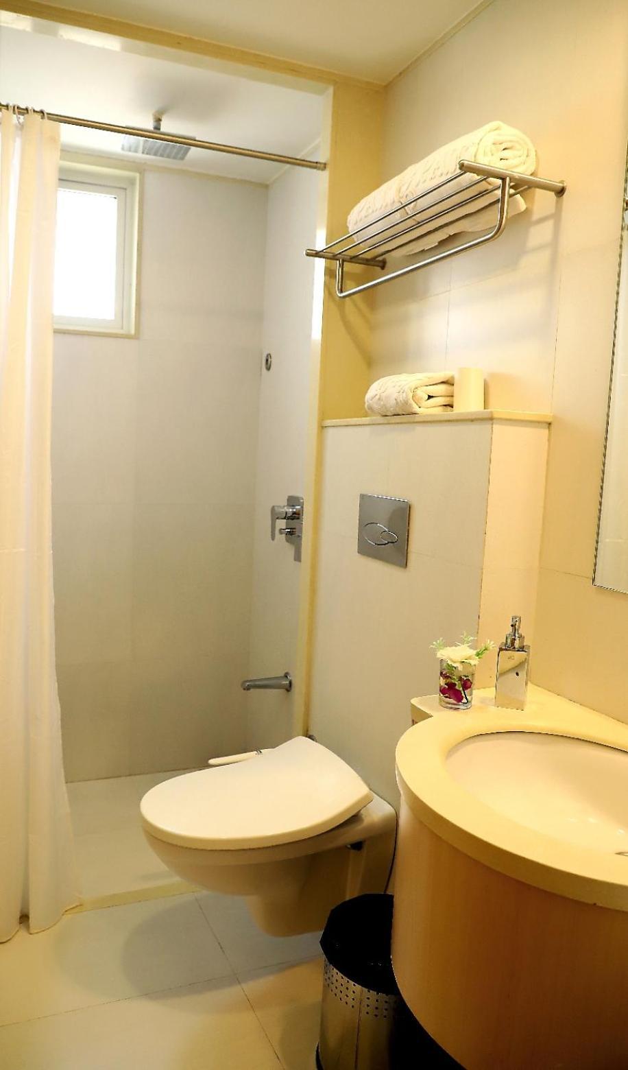 Quality Inn Patria Suites, ראג'קוט מראה חיצוני תמונה